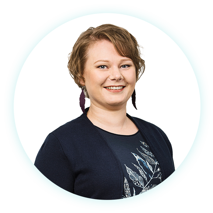 Emilia-hubspot-pallo-häiveellä-700x700px Emilia-hubspot-pallo-häiveellä-700x700px